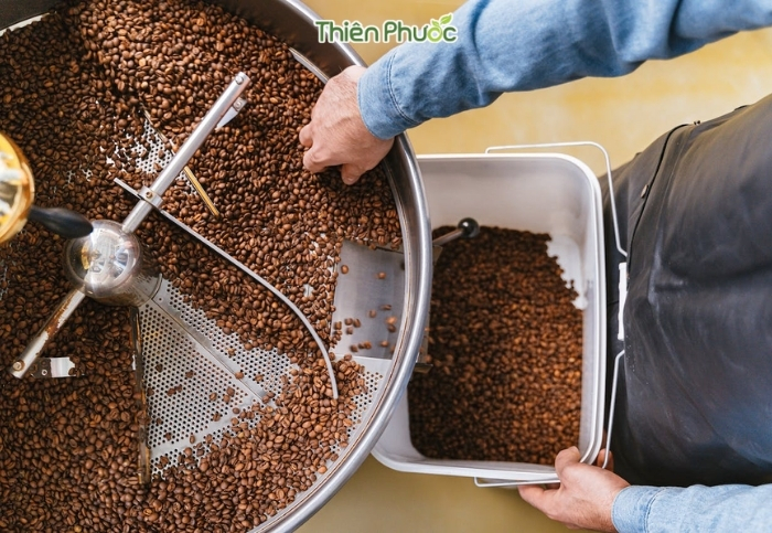 Kỹ thuật rang cà phê và cách ảnh hưởng đến hương vị của từng loại hạt